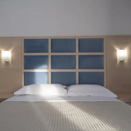 Luxury Living Annio Aparthotel