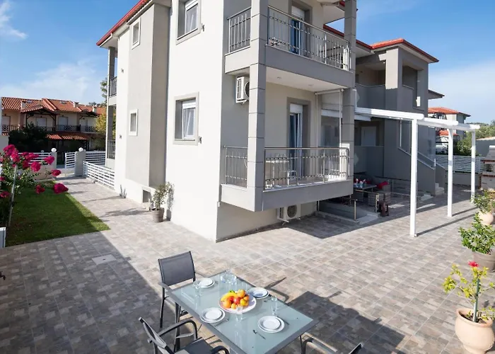 Luxury Living Annio Aparthotel *